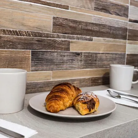 Corso Italia 92 Frühstückspension 4*