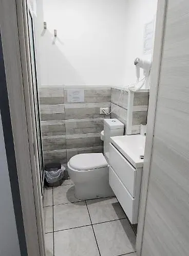 Alojamento de Acomodação e Pequeno-almoço Corso Italia 92