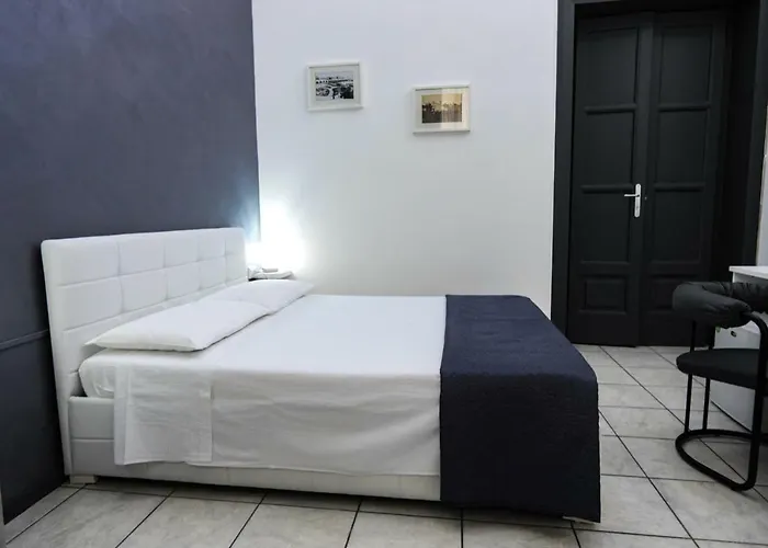 Corso Italia 92 4* Catânia